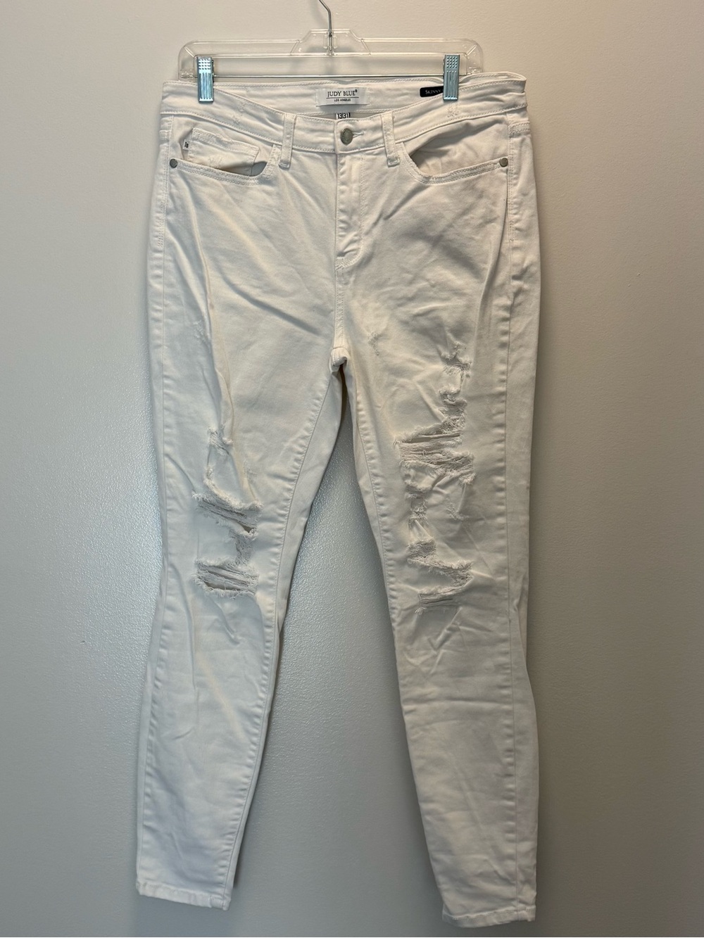 Judy Blue White Distressed Skinny Jeans